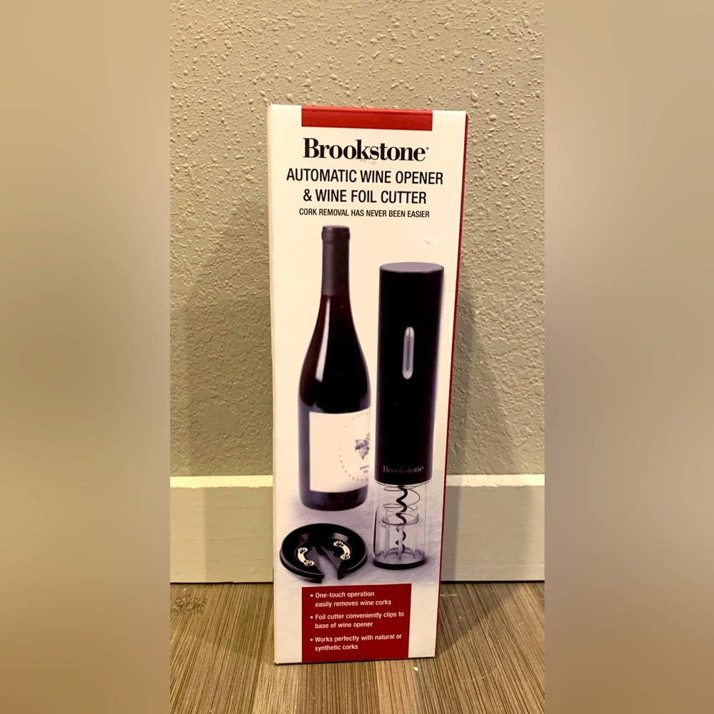 NEW Brookstone Automatic Wine Opener